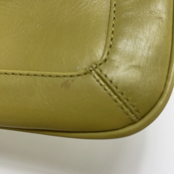 Kenneth Cole New York olive green leather wristlet zip close - Picture 7 of 7